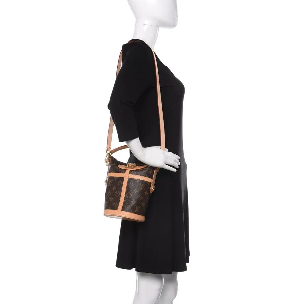 ❌❌SOLD ❌❌ Louis Vuitton Duffel Bag - Picture 2 of 16